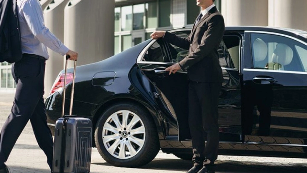 Casselberry to Orlando Airport (MCO) – Luxury and Reliable Transfers