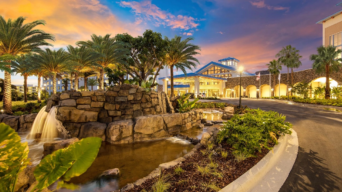 Luxury transportation to Loews Sapphire Falls Resort at Universal Orlando