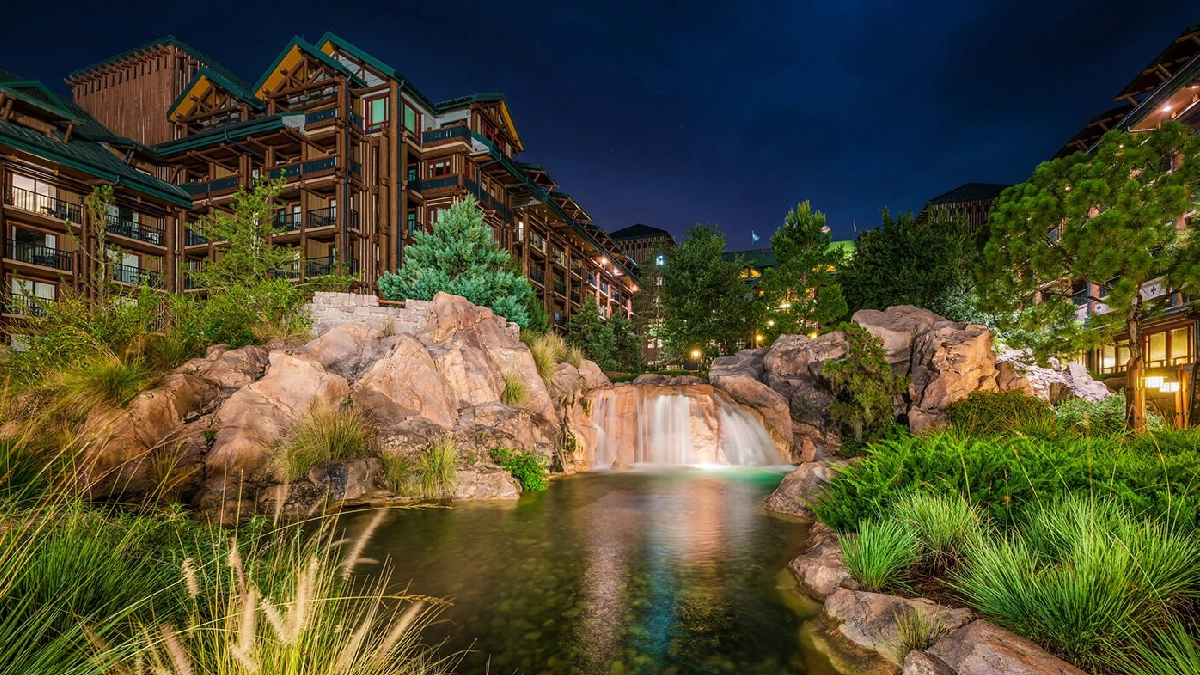 Private shuttle from Orlando Airport (MCO) to Boulder Ridge Villas at Disney's Wilderness Lodge