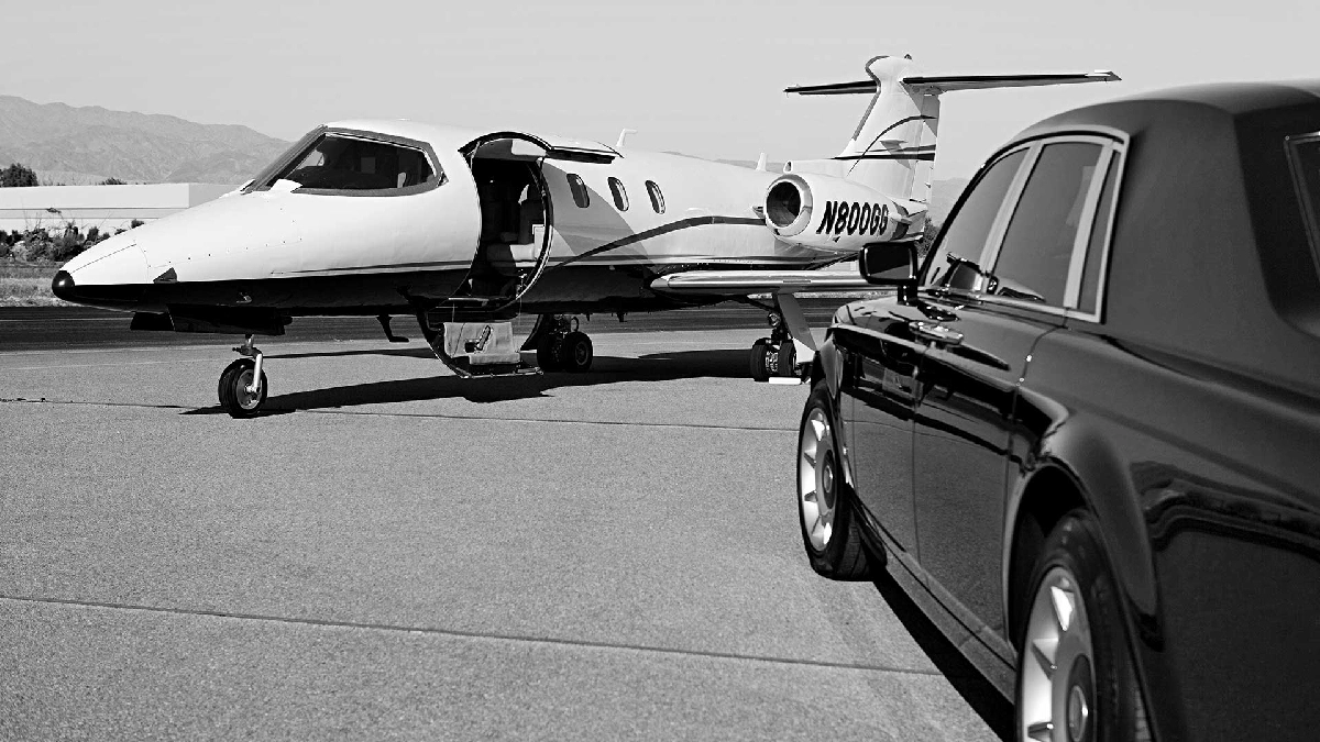 Orlando Airport Shuttle to Lake Buena Vista Luxury Car Service